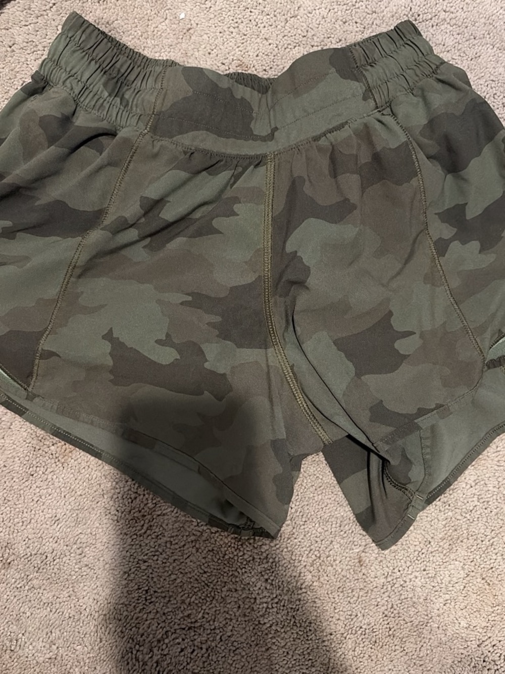 Camo Green Lululemon Hottie Hot 2.5 inch shorts - Picture 2 of 2